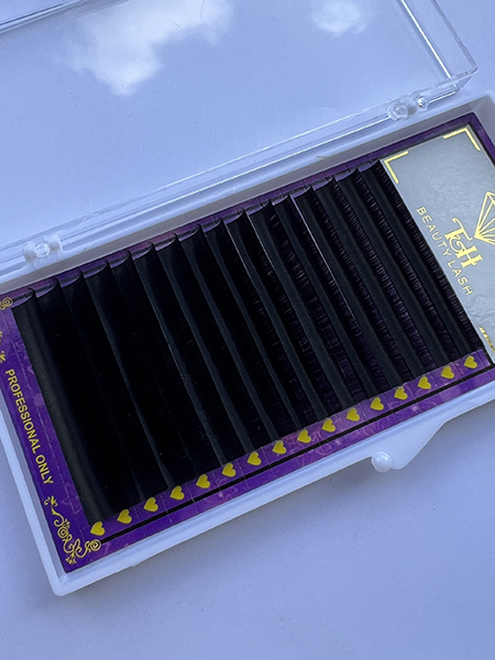 False eyelashes