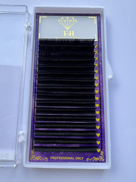 False eyelashes