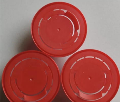 Plastic oil filler cap