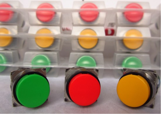 Push button switch