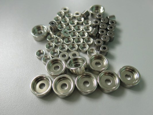 Round button magnet