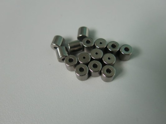 Round button magnet