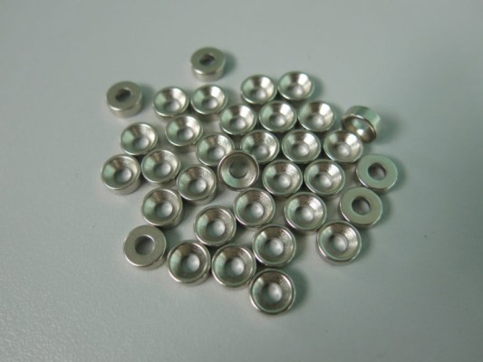 Round button magnet