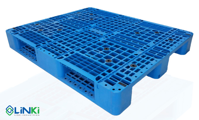 Plastic pallet