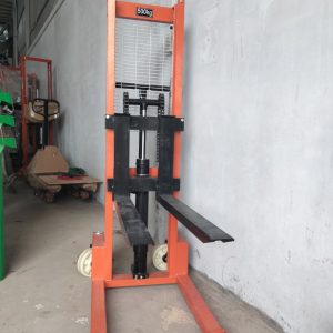 Hand pallet truck