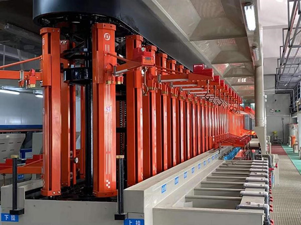 Single-arm electroplating lift system