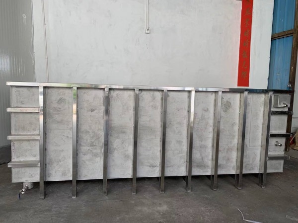 Stainless steel electroplating tank