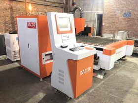 Single-table laser cutting machine