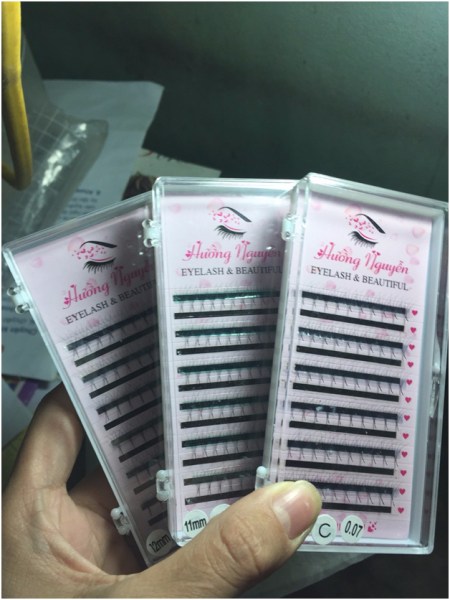 Tray eyelashes