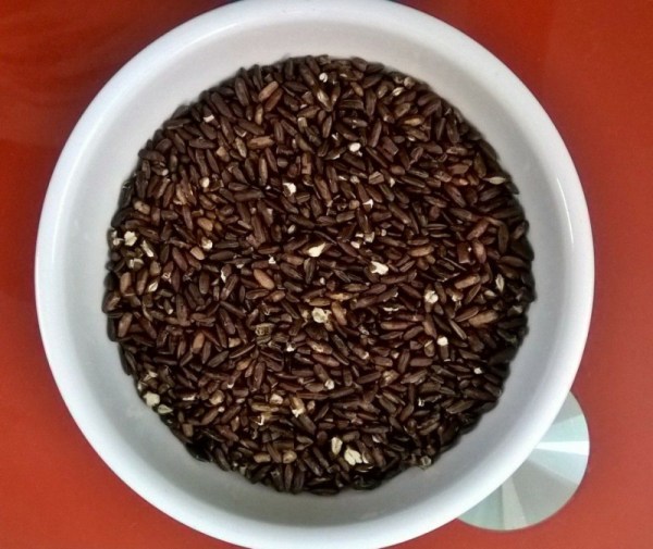 Red roasted brown rice tea