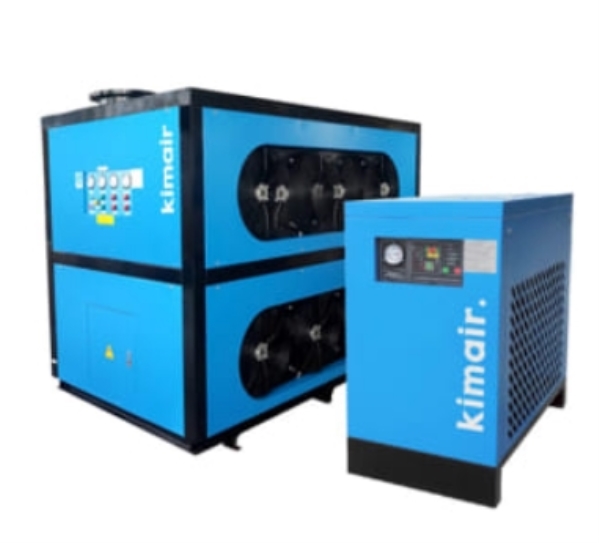 Refrigerant air dryer