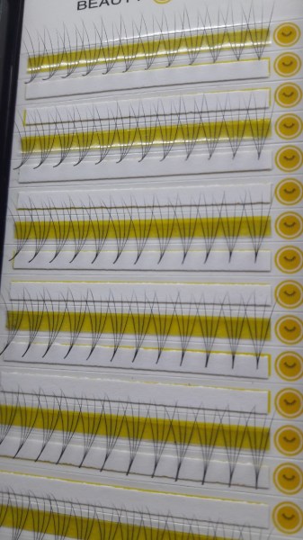 Volume eyelashes