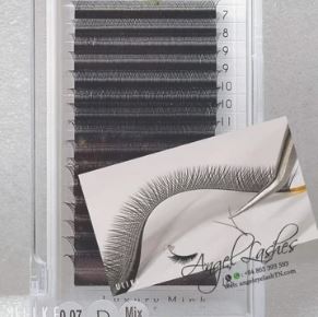 False eyelashes
