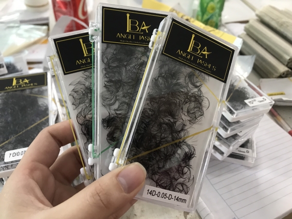 False eyelashes