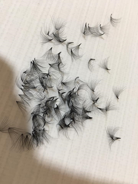 False eyelashes
