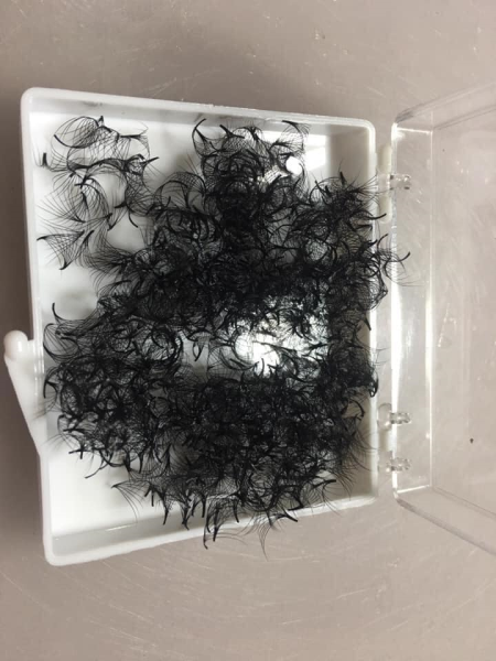 False eyelashes
