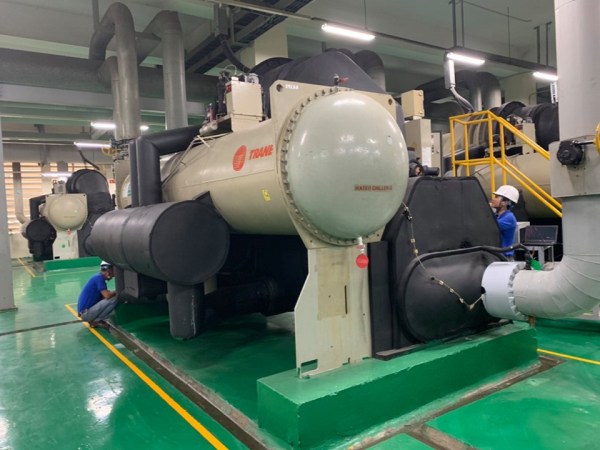 Chiller maintenance and repair