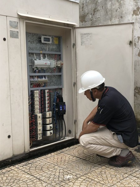 Chiller maintenance and repair