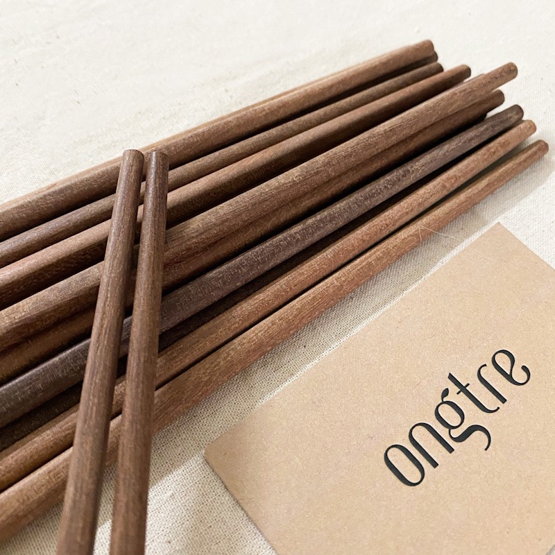 10 pairs of chopsticks
