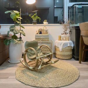 Decorative circular sedge carpet