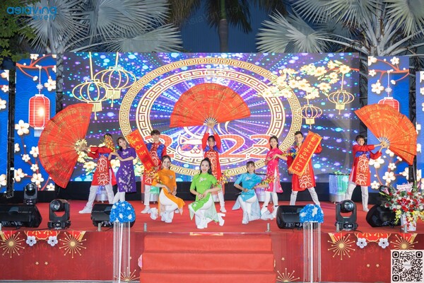 Folk dance troupe supply