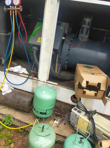 Chiller compressor repair