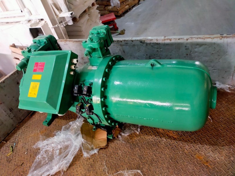 Chiller compressor repair