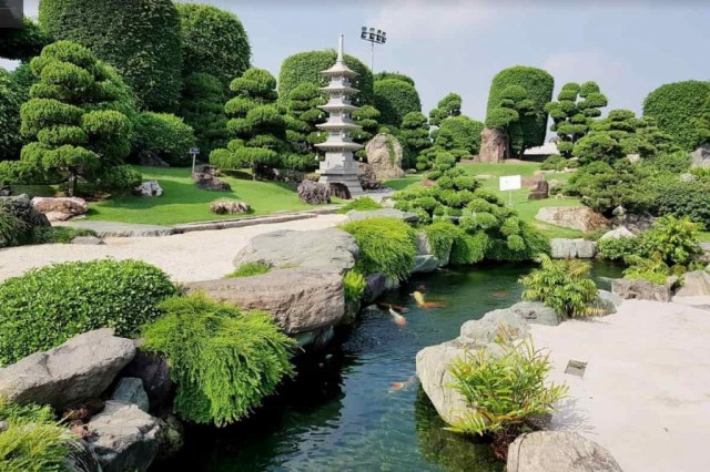 Garden landscape construction