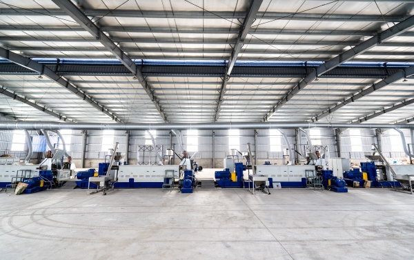 Plastic recycling line