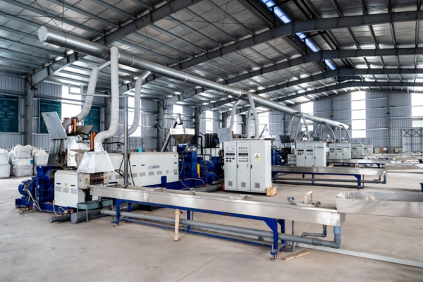 Plastic recycling line