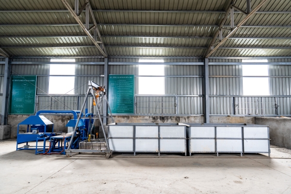 Waste lead-acid battery treatment system