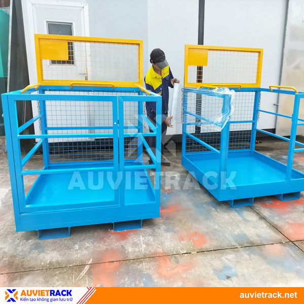 Forklift safety cage