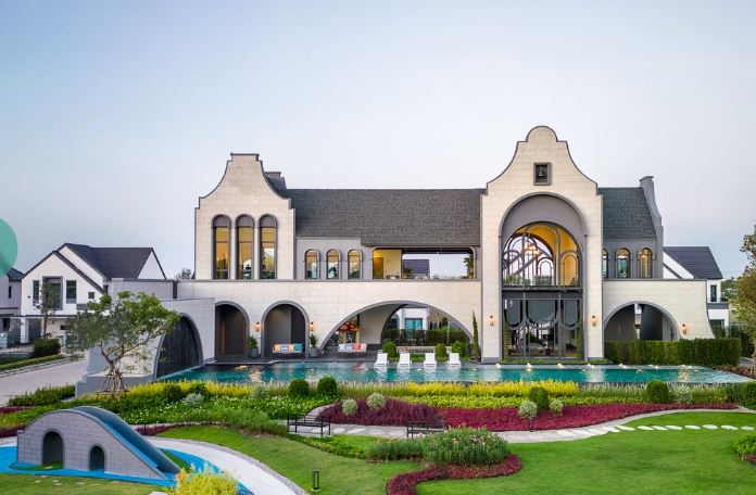 Villa garden