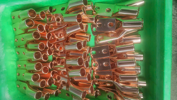 Cable lugs
