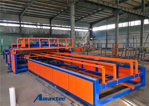 Wire mesh welding machine