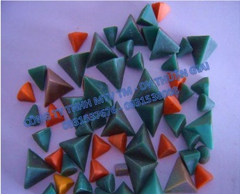 Resin cone polishing media