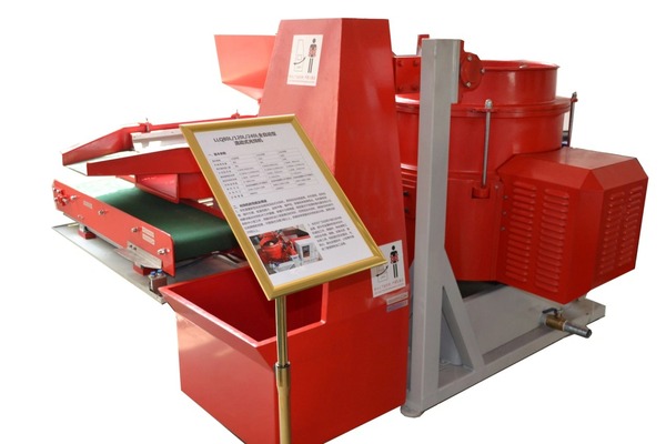 Automatic centrifugal polishing machine