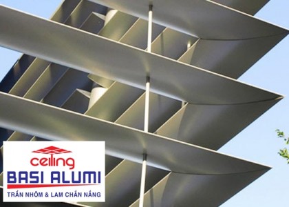Aerofoil sun louvers