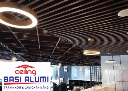 Aluminum U-shaped baffle ceilings