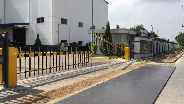 Fence barrier