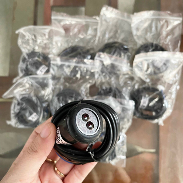 Automatic folding gate sensor