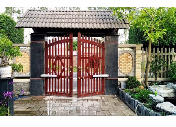 Family automatic gate
