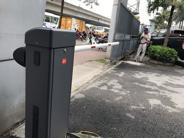 Automatic barrier repair service