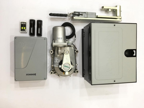 In-ground automatic gate device