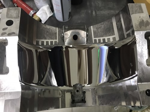 Mirror finish plastic injection mold