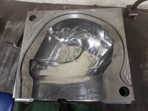Mirror finish plastic injection mold