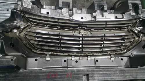 Mirror finish plastic injection mold