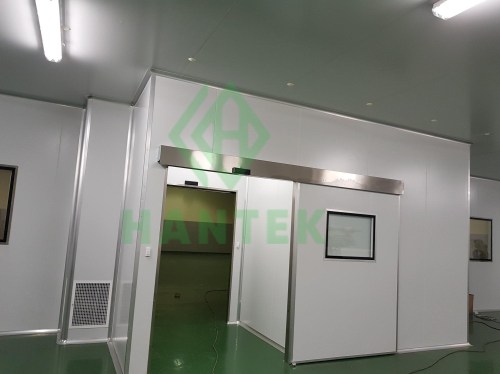 Cleanroom door