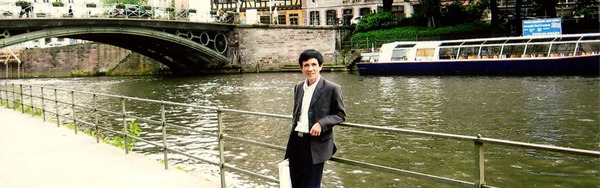 Attorney Tran Quang My beside the Seine River (Paris)