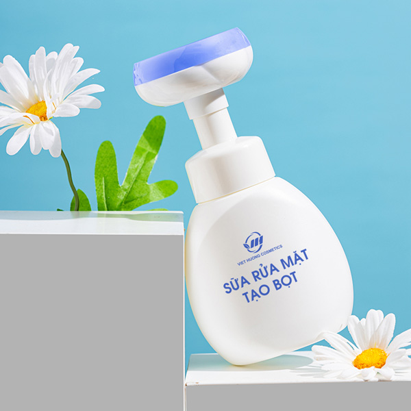 Foaming facial cleanser